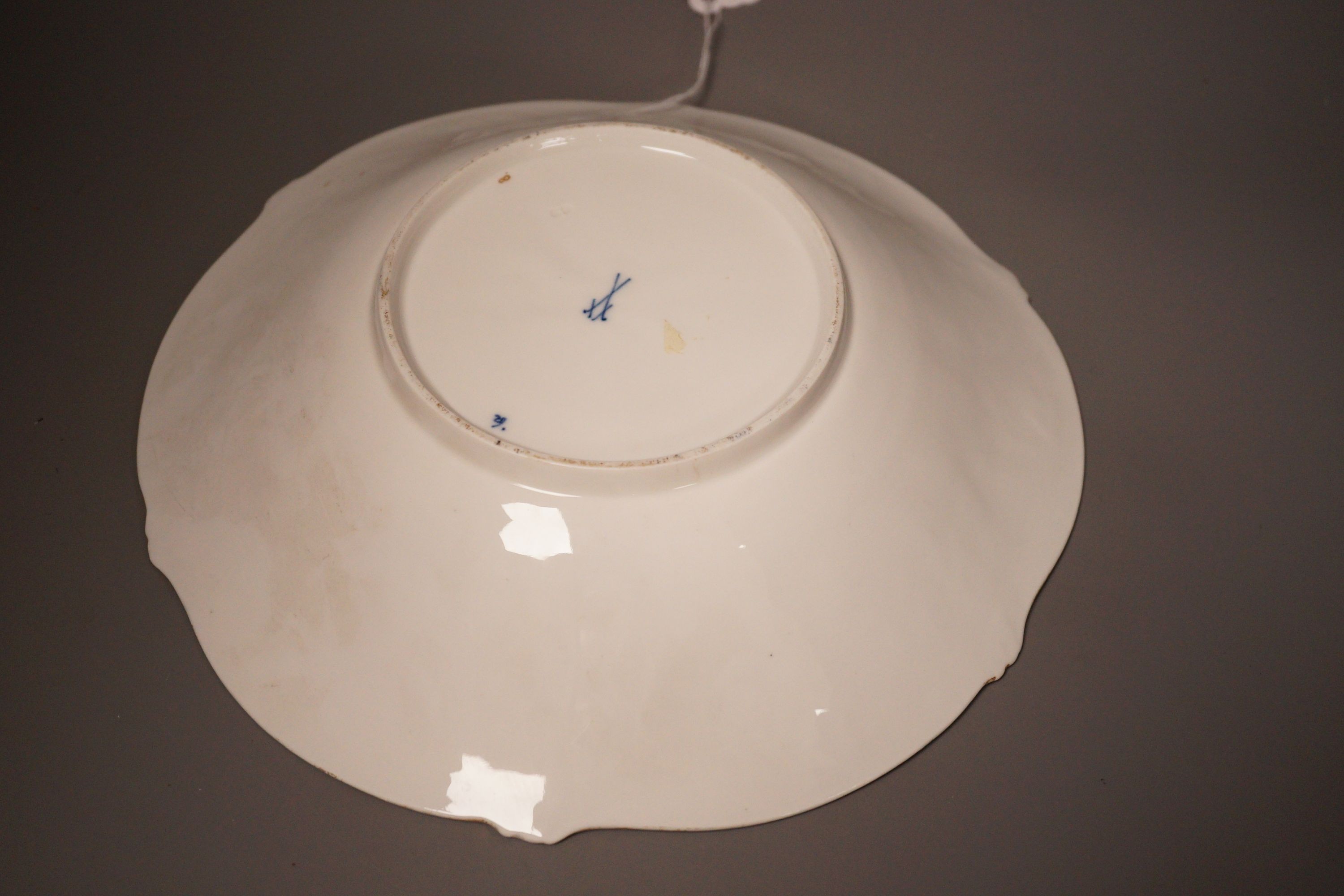 A late 19th century Meissen acanthus motif bowl, with gilt decoration, 28cm